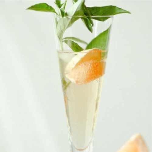 Copa de pomelo y albahaca